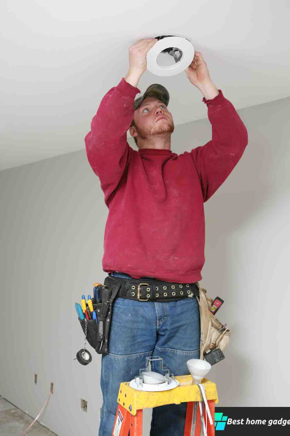 You are currently viewing How to Cut Ceiling Light Panels like a Pro: A Step-by-Step Guide